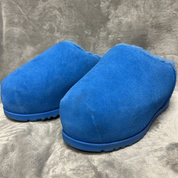 UGG Pumped Platform Slides Size 8 - Picture 3 of 10